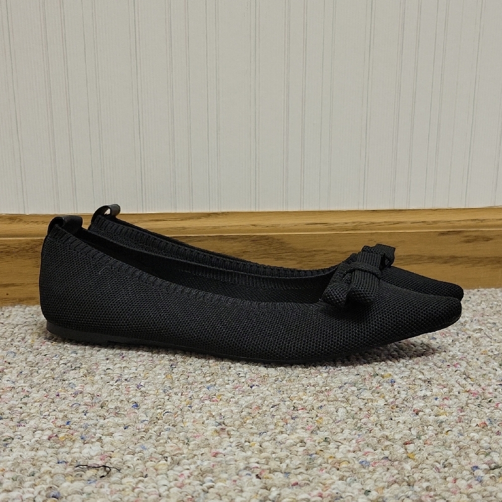 Tahari Athens Black Vegan Upper Fabric Flats Sz 7.5 Office Business lightweight - Picture 2 of 7